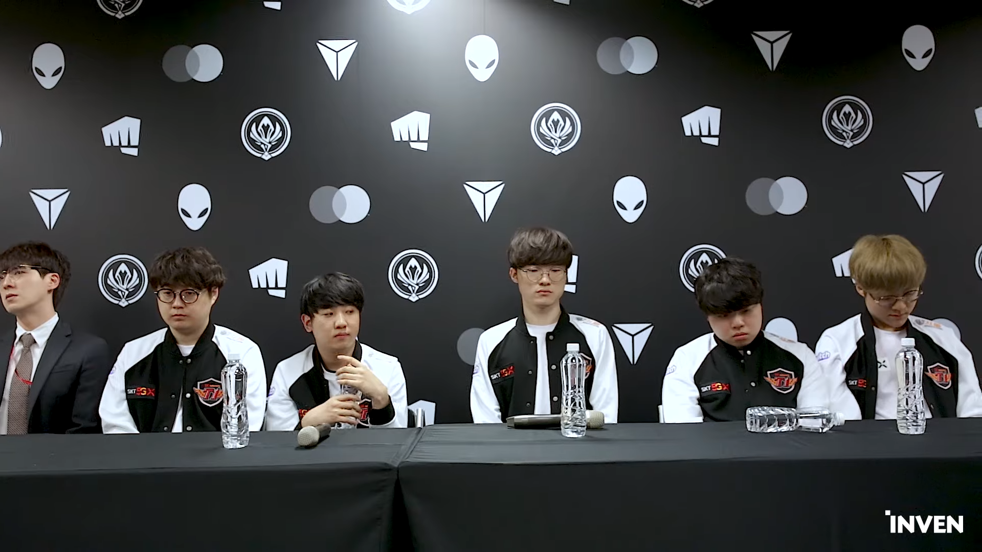 리그오브레전드 인벤 : 이짤 클리드 댕대이같이생긴듯 - LoL 서브컬쳐 게시판